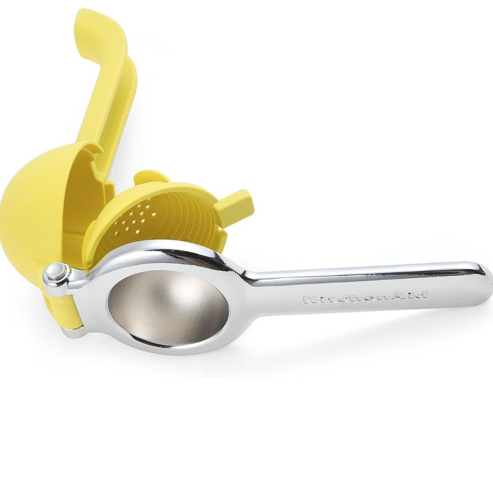 NWT KitchenAid Citrus Juice Press Squeezer Lemons and Lime Seed Catcher Pour